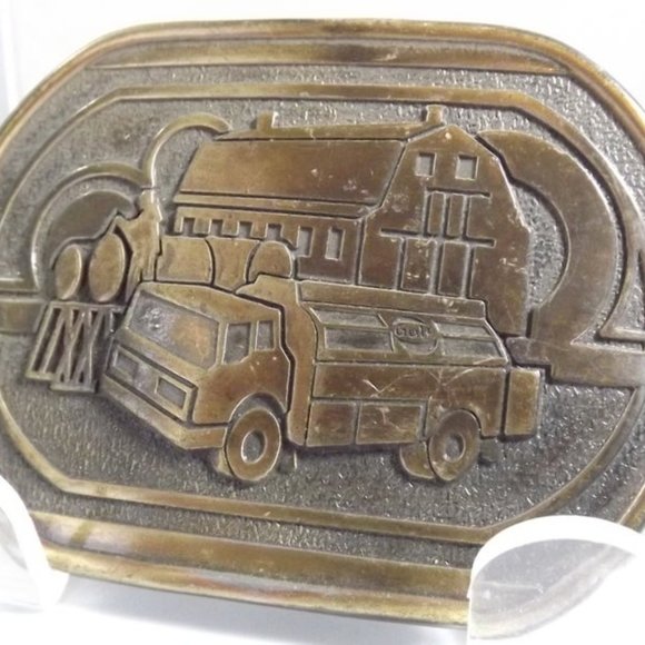 Vintage GULF Fuel Truck Farming Scene Belt Buckle - Picture 2 of 8